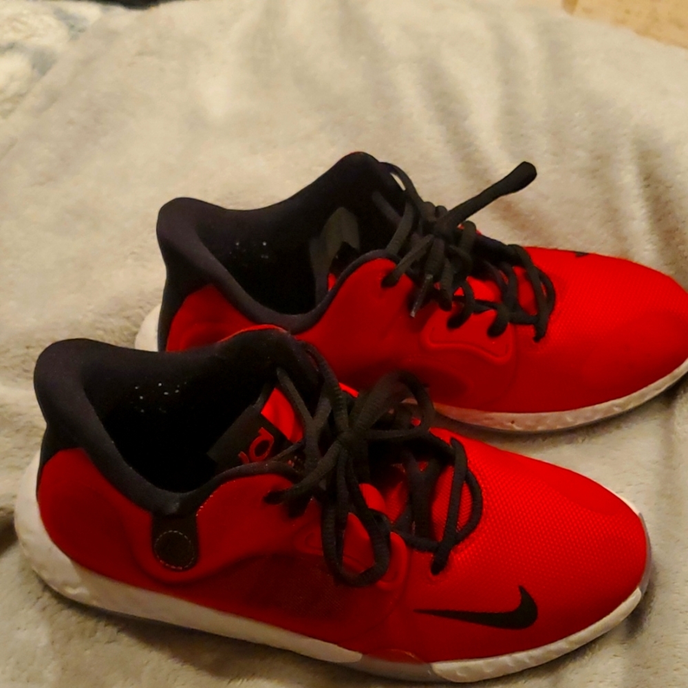 Girls Nike basketball shoes